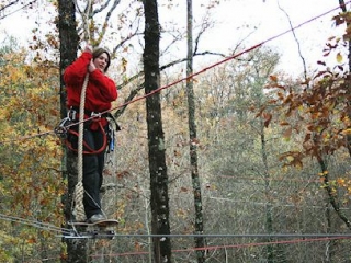  Venga a poner a prueba su equilibrio en el Grito de Tarzán